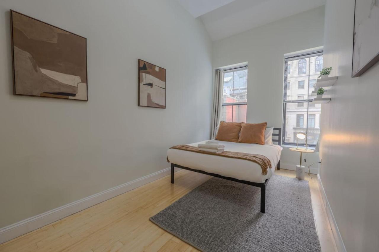 Stylish Exposed Brick 3 Bedroom Appartamento *